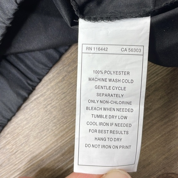 Zumies Empyre Women’s Extra Small Black Hooded Skull Windbreaker, size XS - Picture 7 of 9